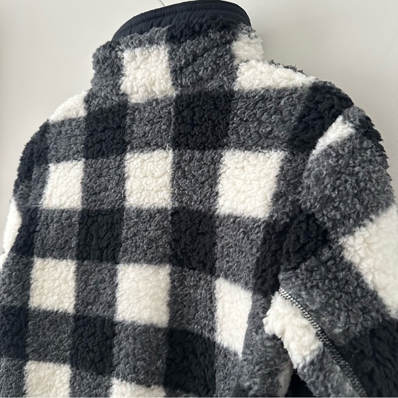 Abercrombie & Fitch The Essential A&F Sherpa Fleece Black White Buffalo Plaid S - Picture 10 of 16